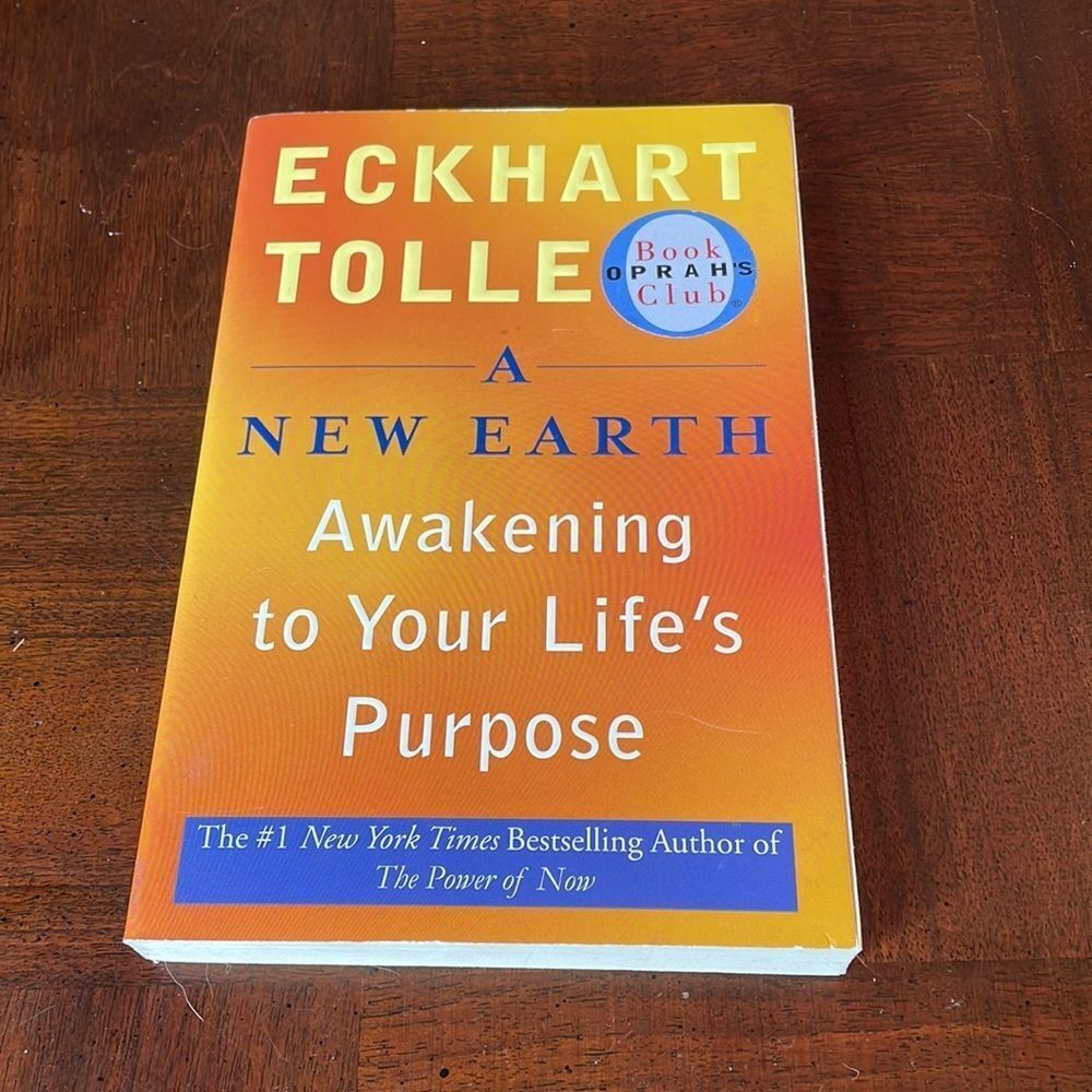 A New Earth Awakening Your Life's Purpose Softcover Book Eckhart Tolle